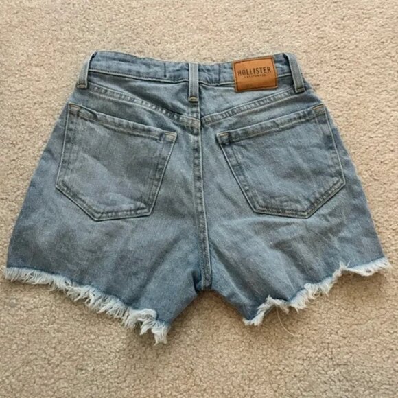 Hollister High-rise Mom Short Distressed Jean 000 23 - Picture 2 of 3